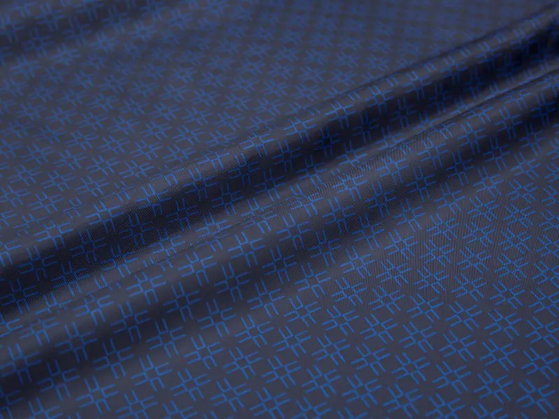 Varför kan läderfoder tyger behålla sin glans och struktur under lång tid?