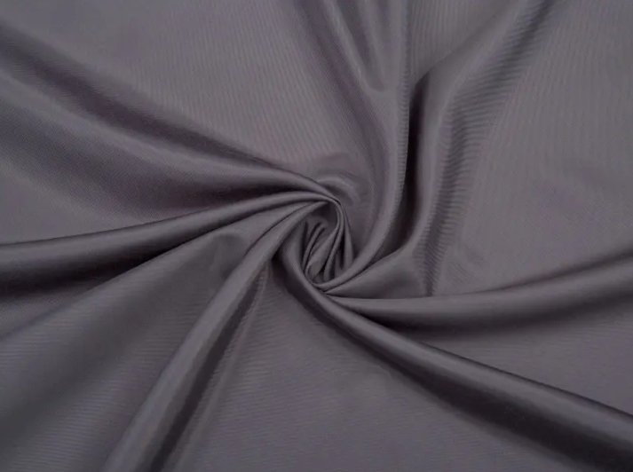 Den ultimata guiden för att välja de bästa fodertygerna för varje plagg